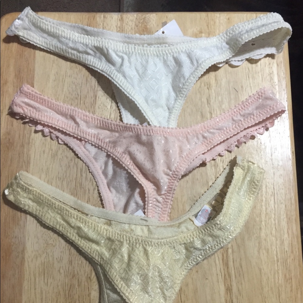 Thong set